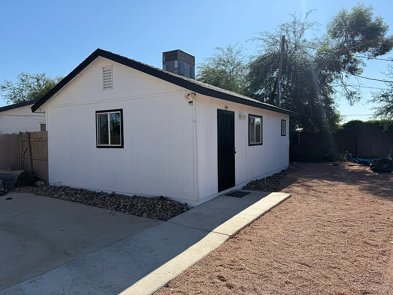 2939 E Campo Bello Dr — Photo 2