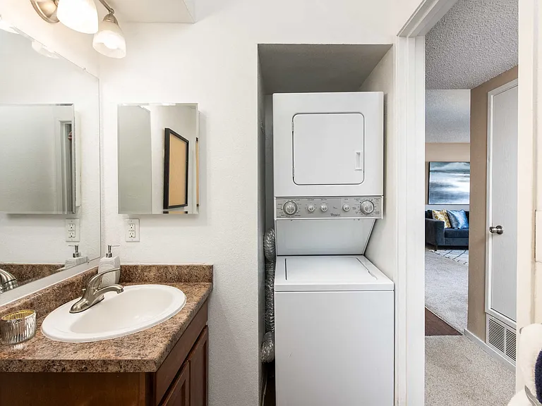Cambrian Apartments — Photo 16