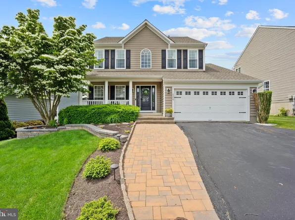 4544 Summerhill Dr, Doylestown, PA 18902