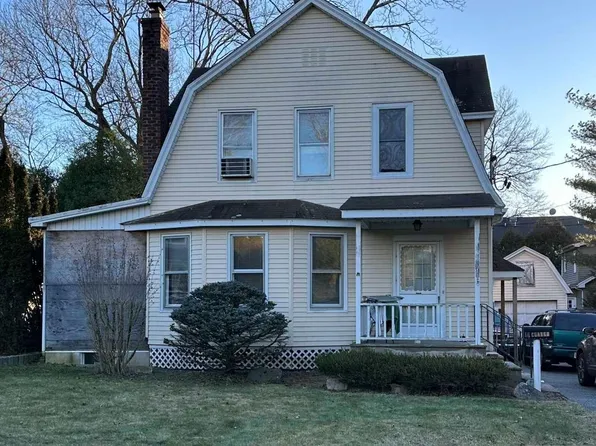 16 Clarke St, Closter, NJ 07624