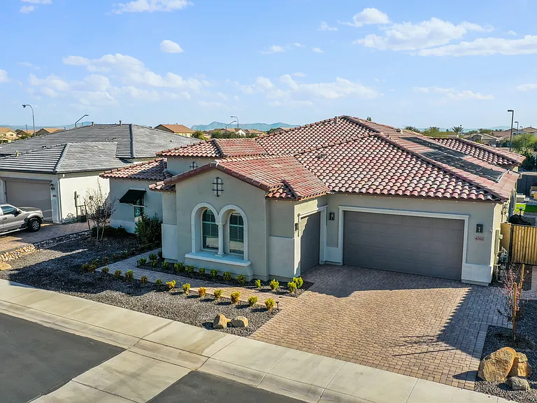 4061 S Emerald Dr — Photo 23