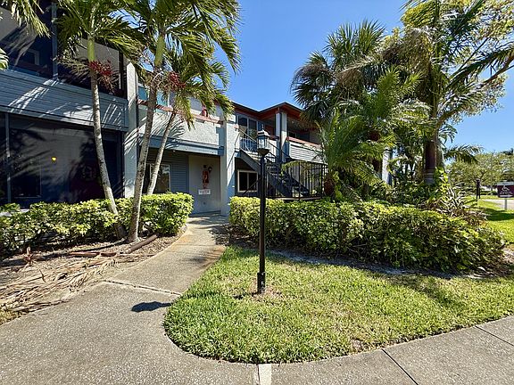 3rd image of 10263 Gandy Blvd N APT 111