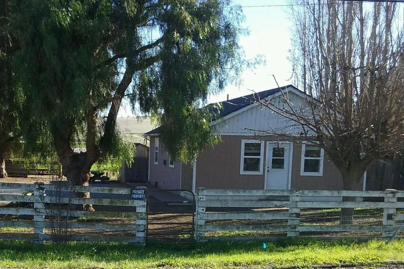 1411 Union Rd photo 1