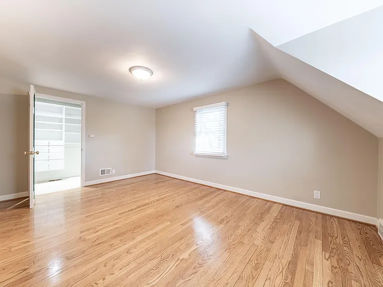 1688 Northlawn Blvd — Photo 39