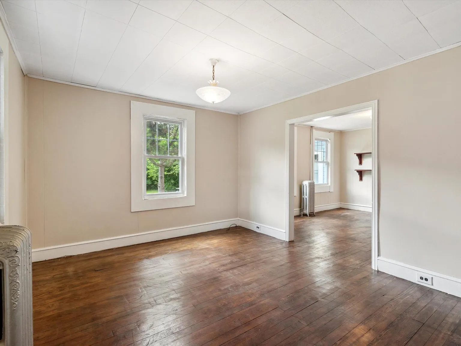 3 bed, 1102 sqft, $2,600 — Photo 3
