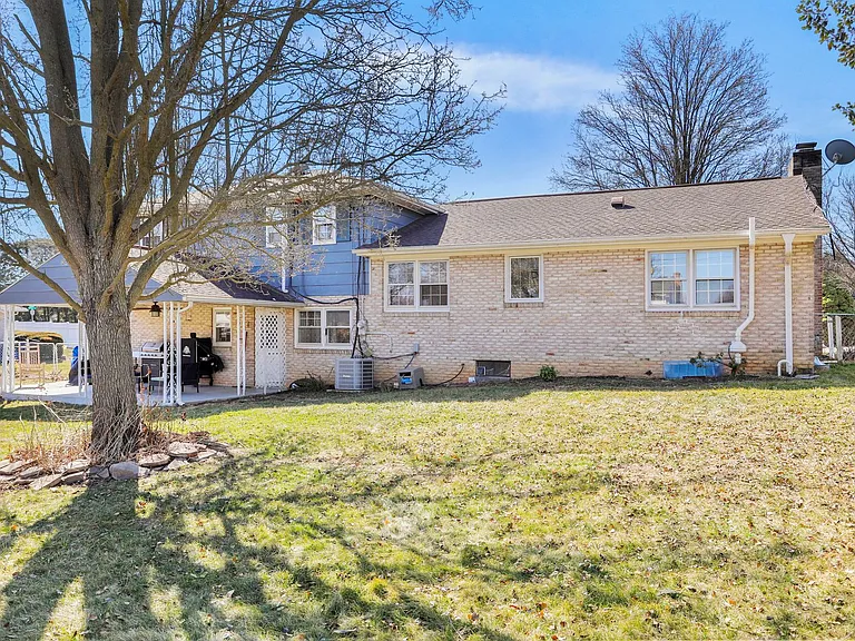 173 Colonial Dr #A — Photo 40