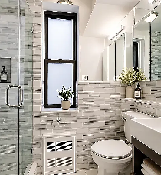 224 E 11th St #2C — Photo 4