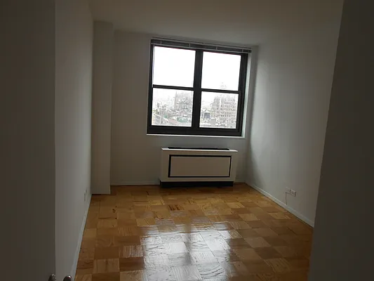 Rented by Carlyle Property Management | media 18