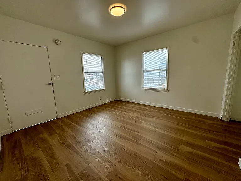2651 S Cloverdale Ave — Photo 21
