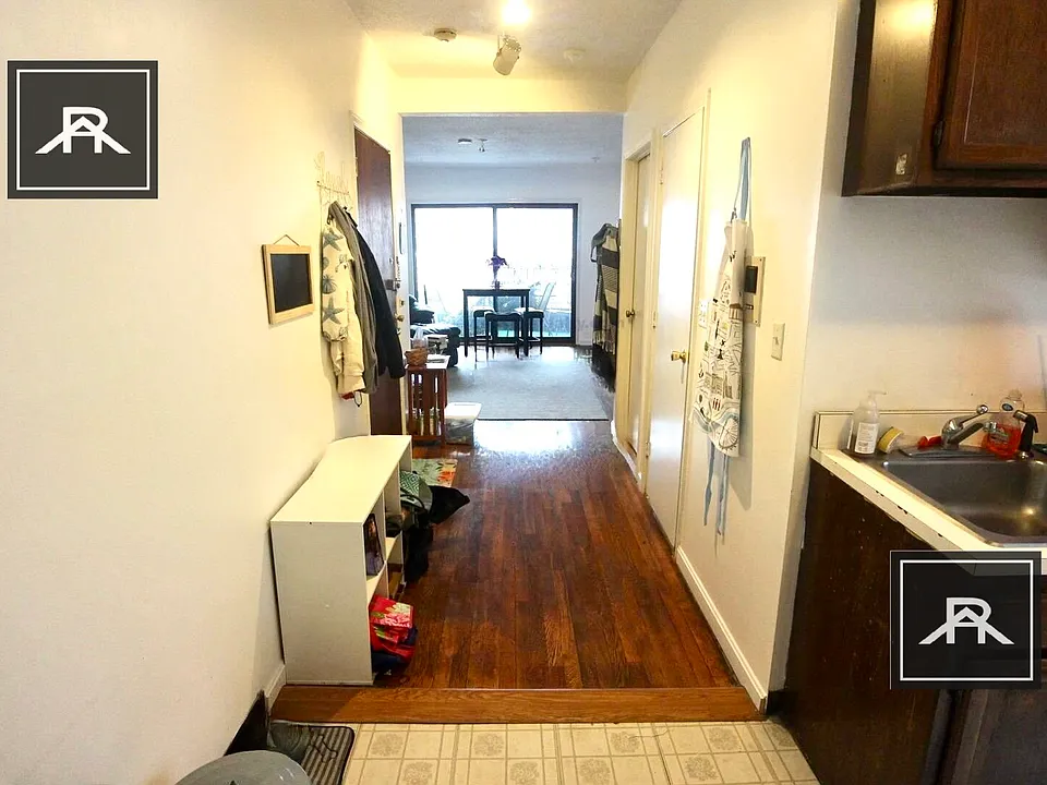 317 Summit Ave #9