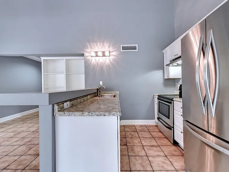 31 Marina Cir — Photo 11