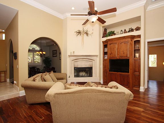 5th image of 4051 Clubview Ct