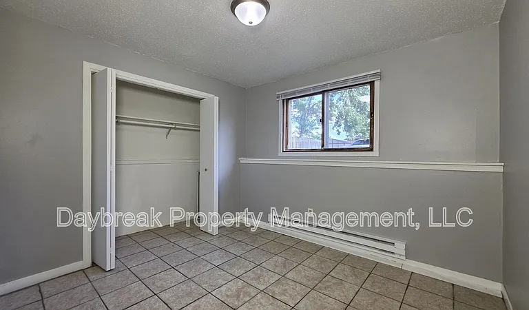 717 30th St N #6 — Photo 8
