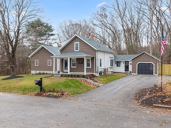 3rd image of 7 Nipmuck Dr