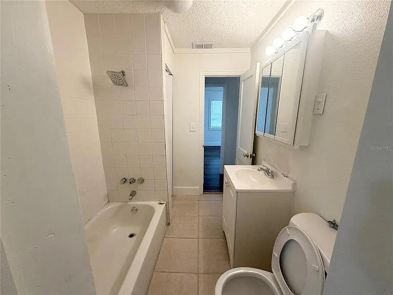 1502 W Grace St — Photo 12