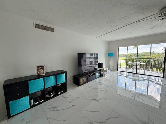 4th image of 16141 W BLATT Boulevard #413