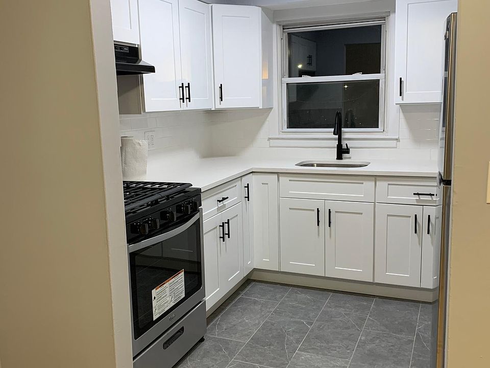 1st image of 159 Lamport Blvd #1A