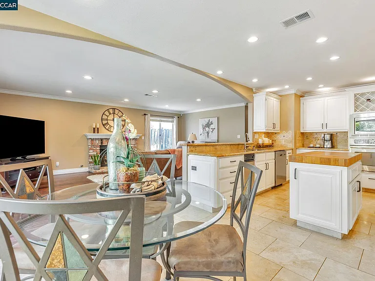 668 Sun Tree Ct — Photo 25