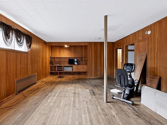 5th image of 301 W Pine St