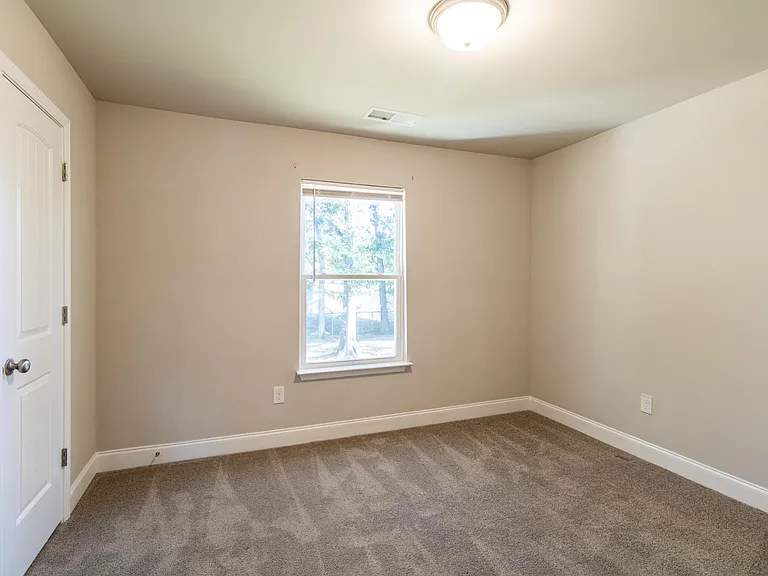 223 E Church St — Photo 6