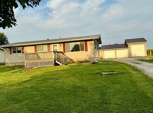 2370 Jefferson Rd, Manchester, IA 52057