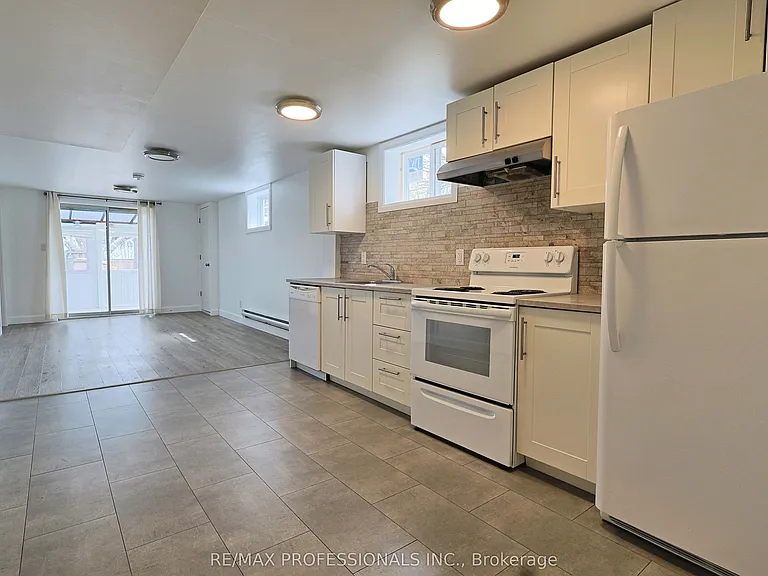 2688 Sherhill Dr #LOWER — Photo 5