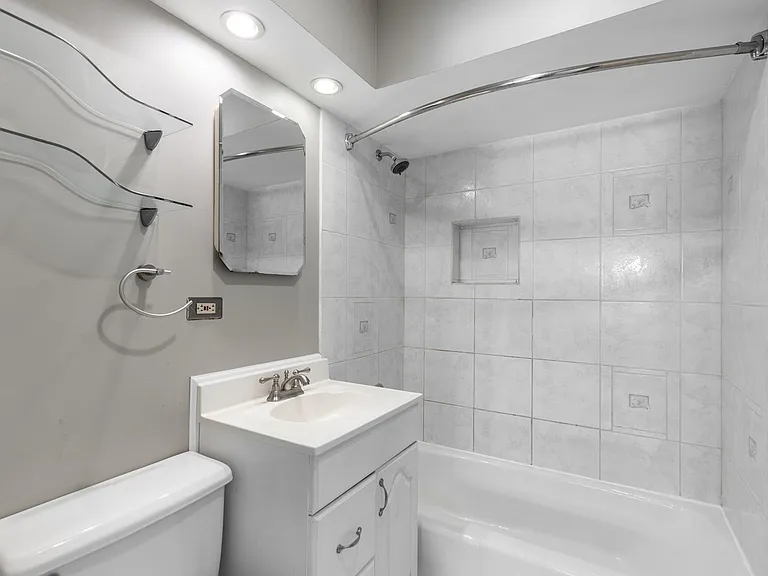 510 W Eastman St #2F — Photo 18
