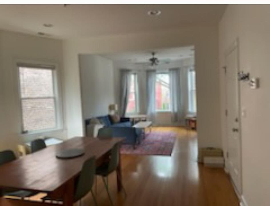 1st image of 4735 N Sawyer Ave #3