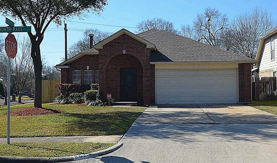 1st image of 262 Wentworth Park Dr