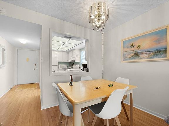 5th image of 5 High Point CIR W #313