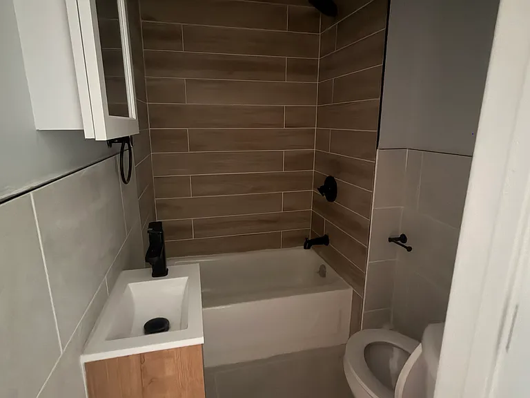 355 Madison St #1A — Photo 6