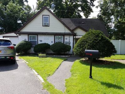 12 W Smith St, Lindenhurst, NY, 11701