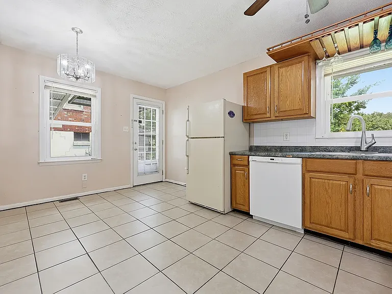 308 Mulberry Dr — Photo 10