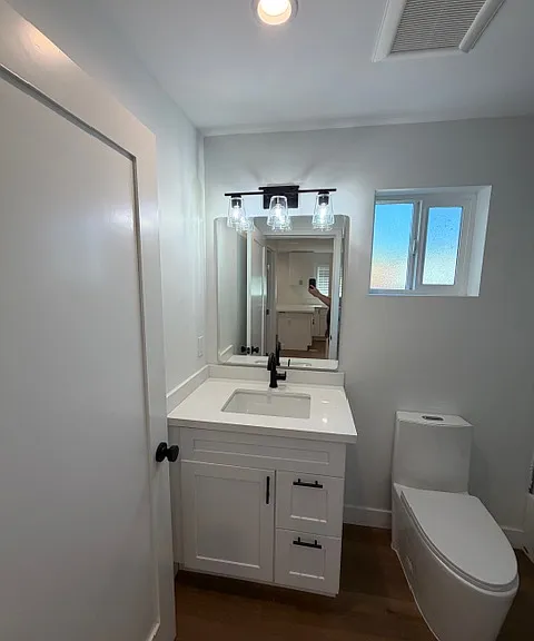 119 W Century Blvd #1/2 — Photo 8