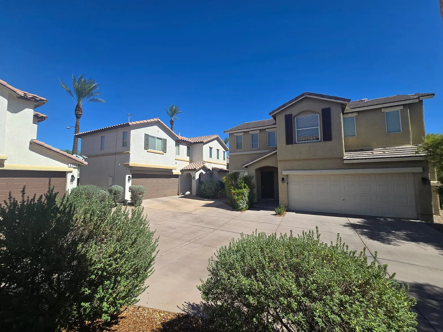 4 bed, 1956 sqft, $2,350 — Photo 4