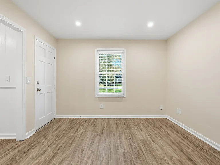 1671 Hunley Ave #B — Photo 14