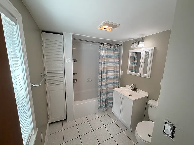84 Perry St — Photo 14