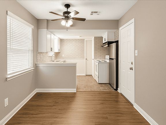 3rd image of 6631 Indian Falls Dr