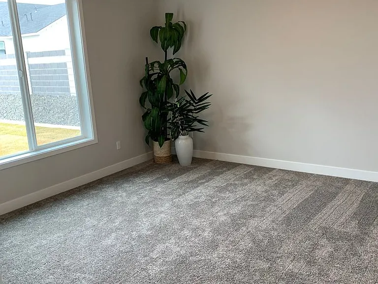 2369 Morris Ave — Photo 11