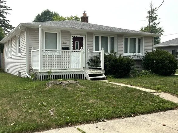 3735 Custer STREET, Manitowoc, WI 54220