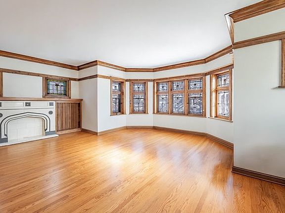 2nd image of 1630 Highland Ave
