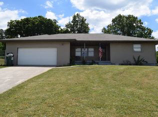 546 N Dill St, Marshfield, MO 65706