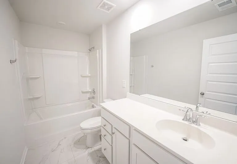 225 Lillian St — Photo 27