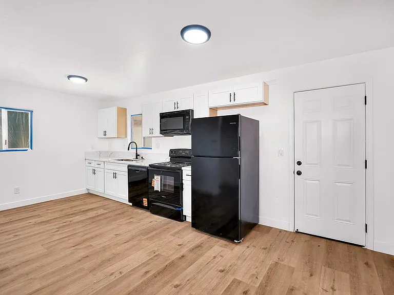25752 Ellis St #C — Photo 5