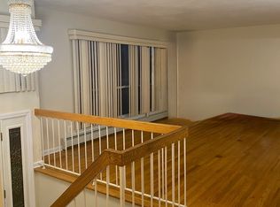 400 Newbridge Rd, East Meadow, NY 11554