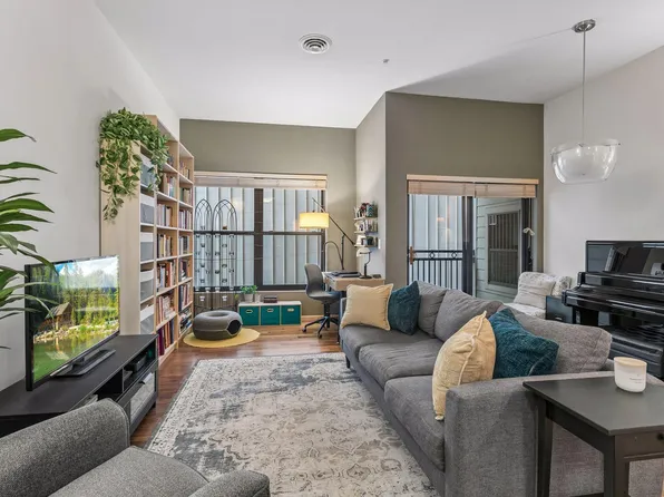 270 4th St E Unit 207, Saint Paul, MN 55101