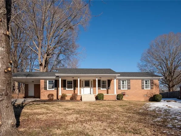 293 Brightwood Rd, Eden, NC 27288
