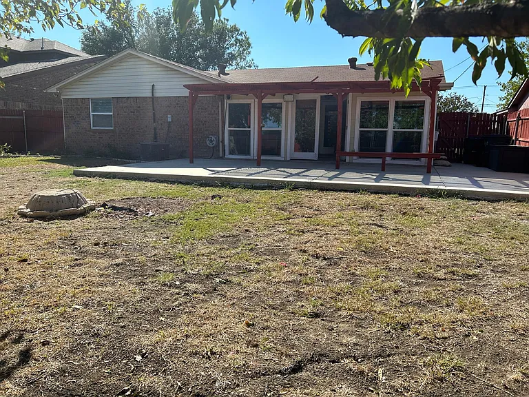 1112 Park Center Ct — Photo 16