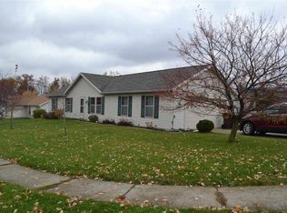 1113 Manahan Dr, Angola, IN