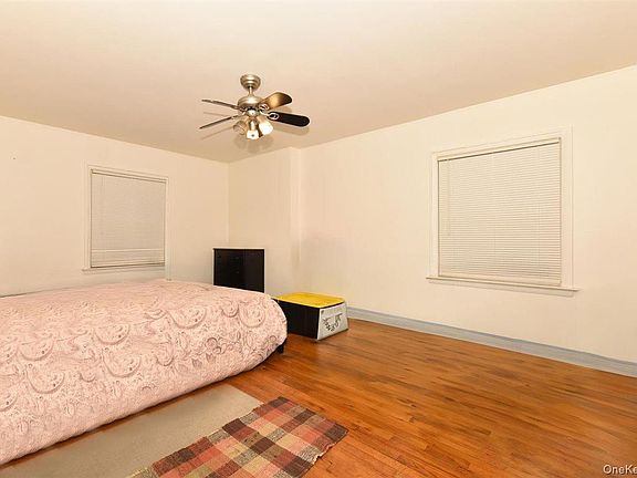 4th image of 166-30 Gothic Drive